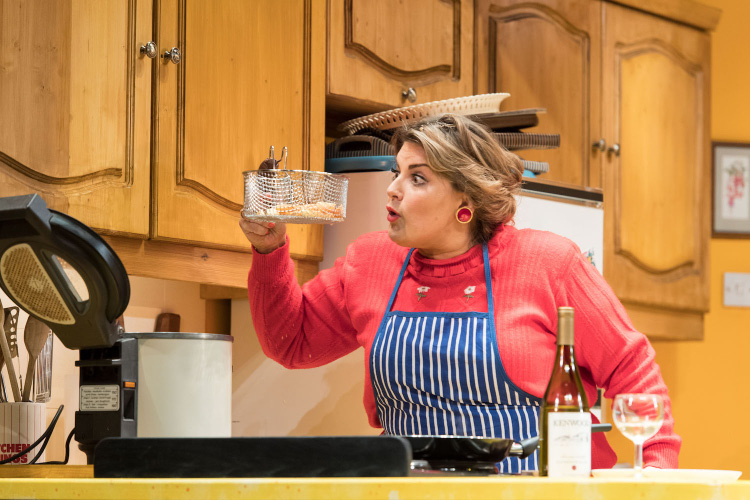 THEATRE Review: Shirley Valentine – Marlowe Theatre Canterbury and touring